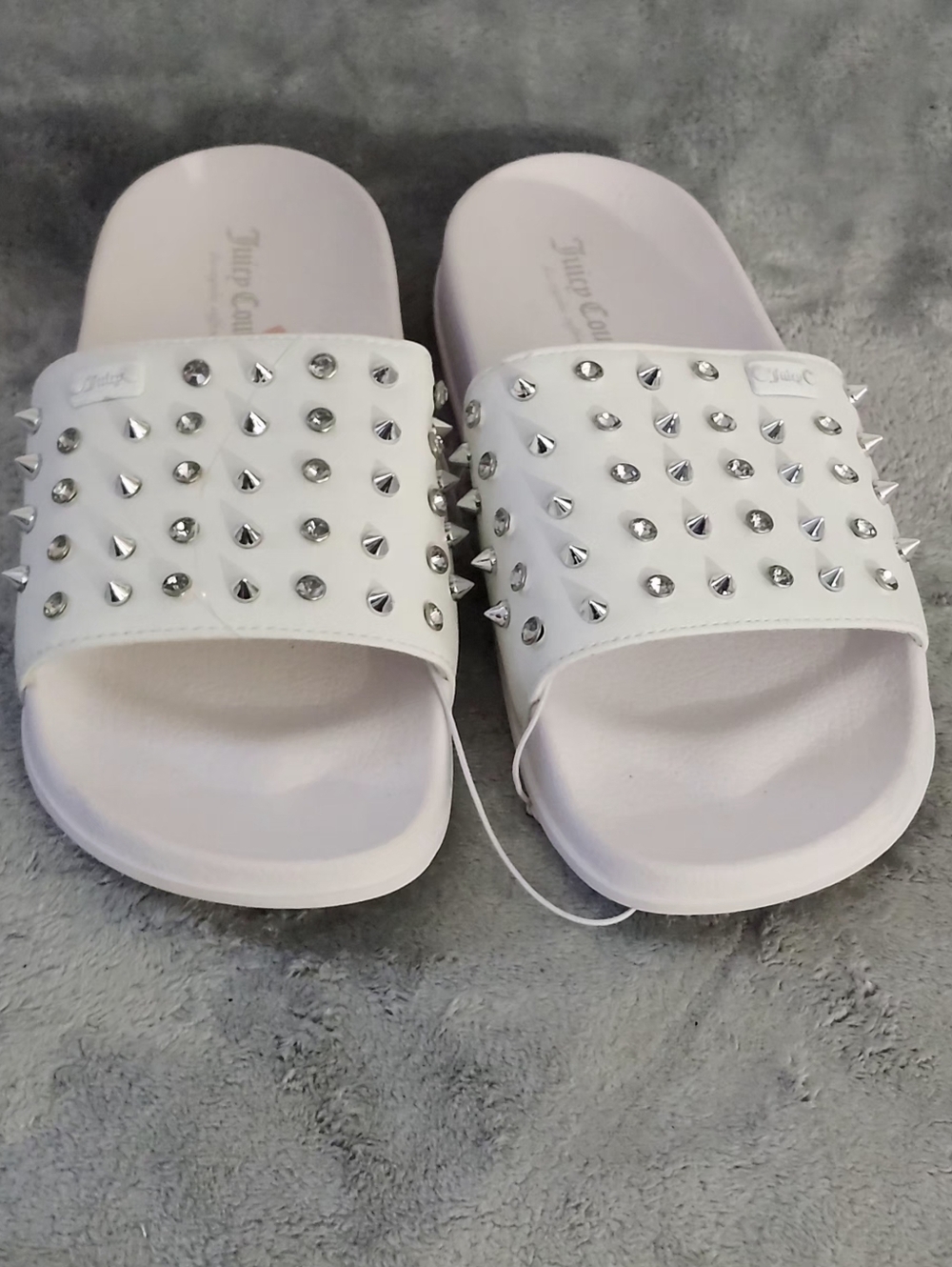 Juicy Couture Slone Studded/Rhinestone Open-Toe Slide Sandals Size:7 Color:White